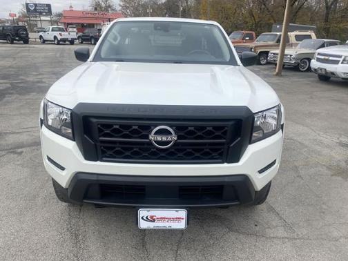 2022 Nissan Frontier S
