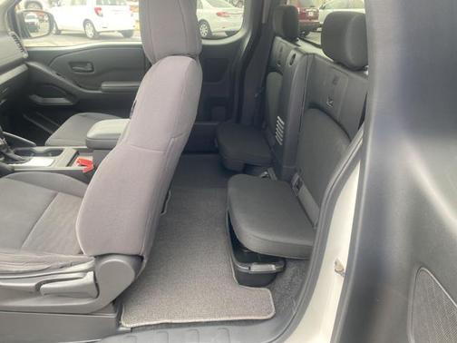 2022 Nissan Frontier S