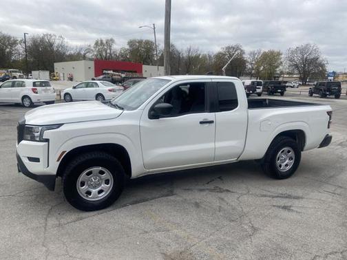 2022 Nissan Frontier S