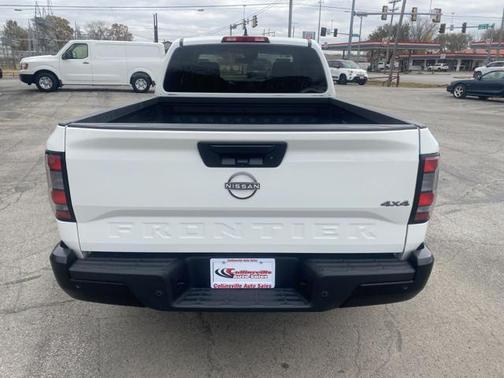 2022 Nissan Frontier S