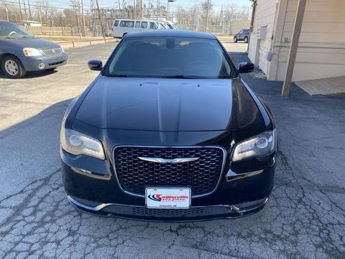 2018 Chrysler 300 Touring