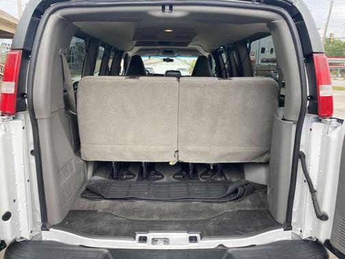 2017 Chevrolet Express 2500 LT