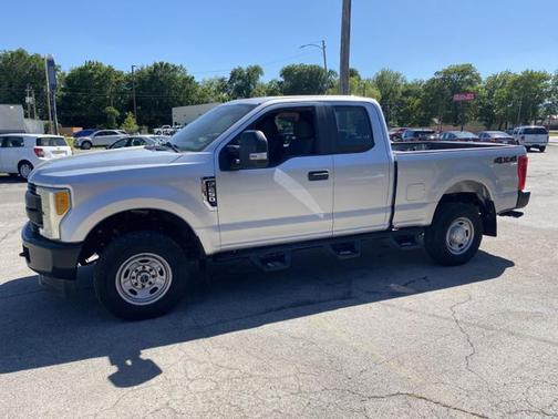 Silver 2017 Ford F-250 Super Duty
