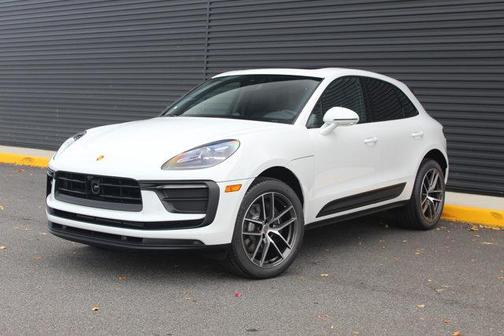 2026 Porsche Macan AWD
