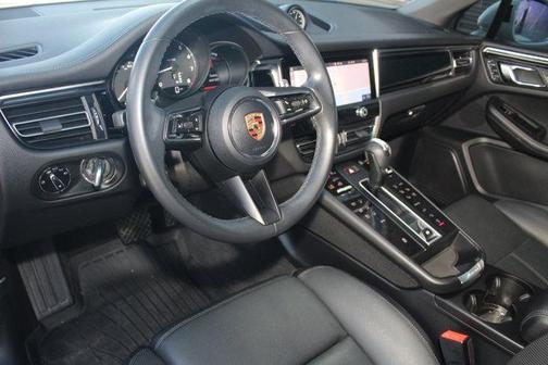 2023 Porsche Macan AWD