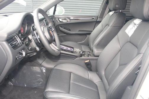 2025 Porsche Macan S