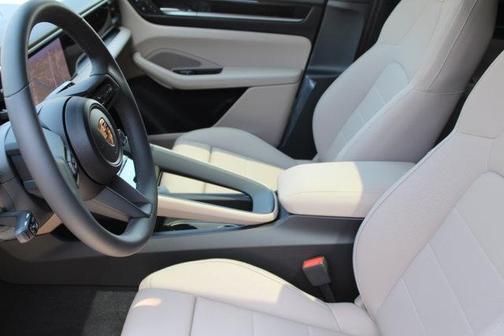 2025 Porsche Macan Electric