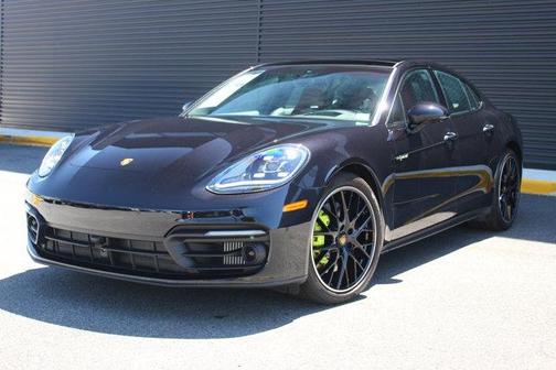 2023 Porsche Panamera E-Hybrid 4