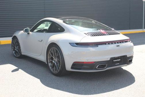 2021 Porsche 911 Carrera