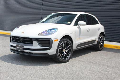 2025 Porsche Macan Base