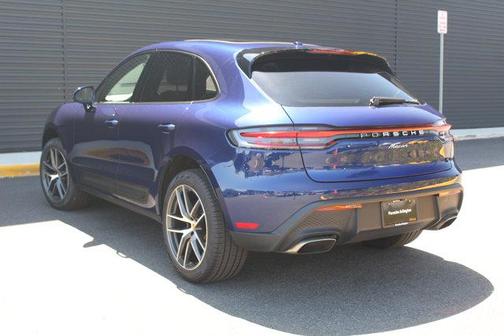 2025 Porsche Macan Base