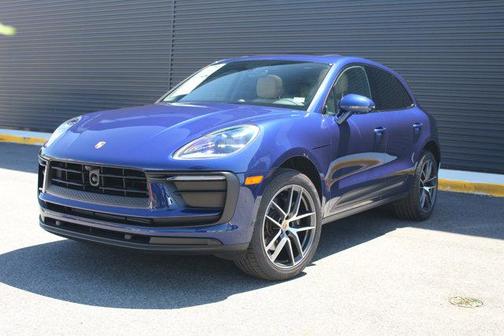 2025 Porsche Macan Base