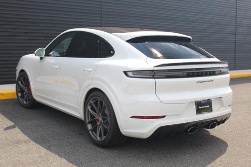 2025 Porsche Cayenne GTS