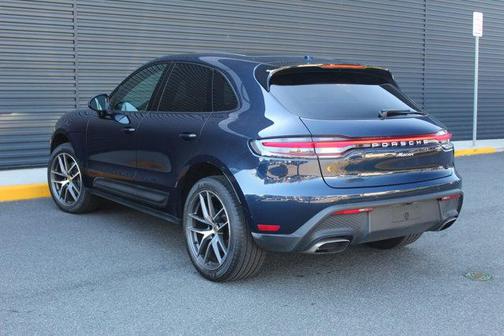 2022 Porsche Macan AWD