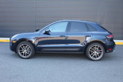 2022 Porsche Macan AWD