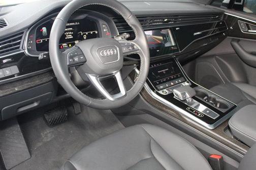 2025 Audi Q7 45 Premium