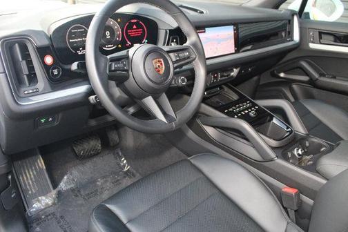 2024 Porsche Cayenne AWD