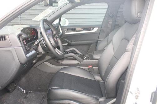 2024 Porsche Cayenne AWD