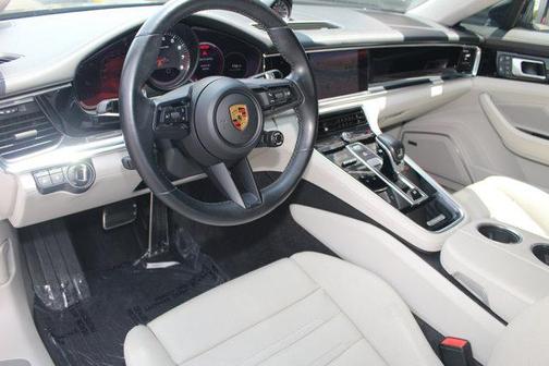 2022 Porsche Panamera 4S