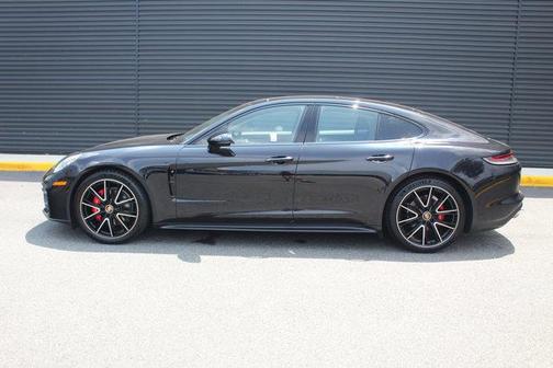 2022 Porsche Panamera 4S