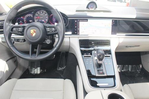2022 Porsche Panamera 4S