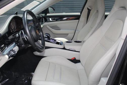 2022 Porsche Panamera 4S