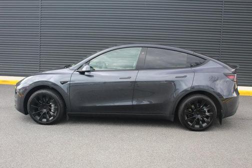 2025 Tesla Model Y Long Range Dual Motor All-Wheel Drive