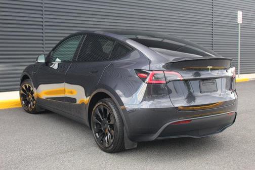 2025 Tesla Model Y Long Range Dual Motor All-Wheel Drive