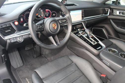 2022 Porsche Panamera 4 Platinum Edition