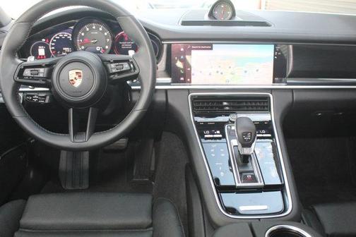 2022 Porsche Panamera 4 Platinum Edition