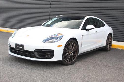 2022 Porsche Panamera 4 Platinum Edition