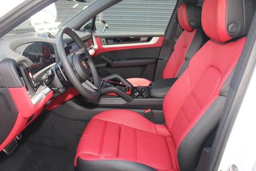 2025 Porsche Cayenne AWD
