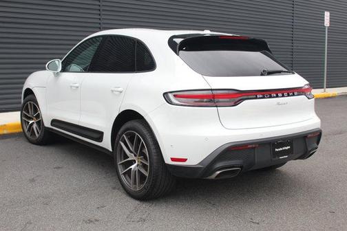 2024 Porsche Macan Base
