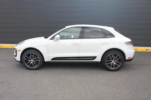 2022 Porsche Macan AWD