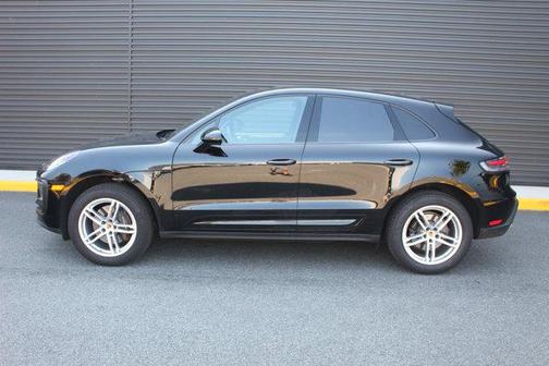 2025 Porsche Macan AWD