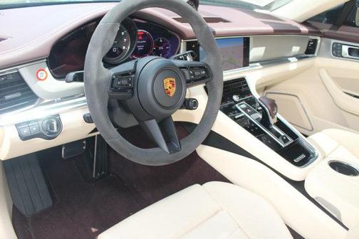 2022 Porsche Panamera GTS