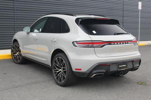 2025 Porsche Macan AWD
