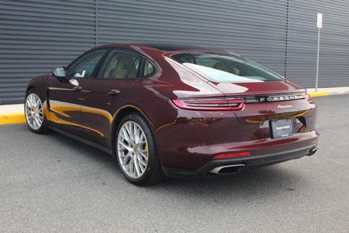 2018 Porsche Panamera 4