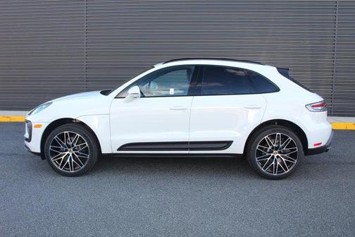 2026 Porsche Macan AWD