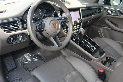 2025 Porsche Macan AWD