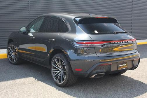 2025 Porsche Macan AWD