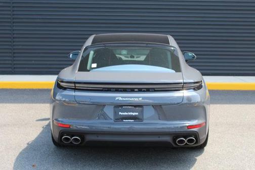 2025 Porsche Panamera 4