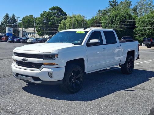 Summit White 2017 Chevrolet Silverado 1500 2LT