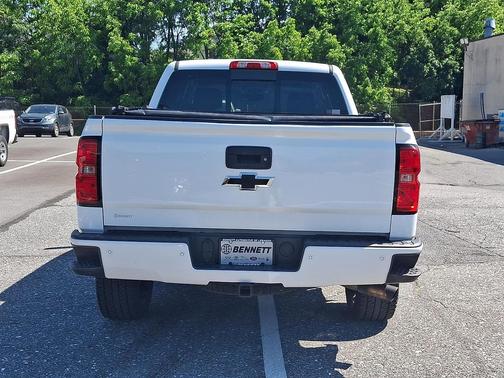 Summit White 2017 Chevrolet Silverado 1500 2LT