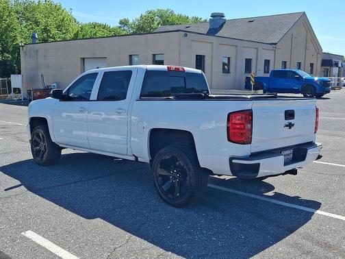 Summit White 2017 Chevrolet Silverado 1500 2LT