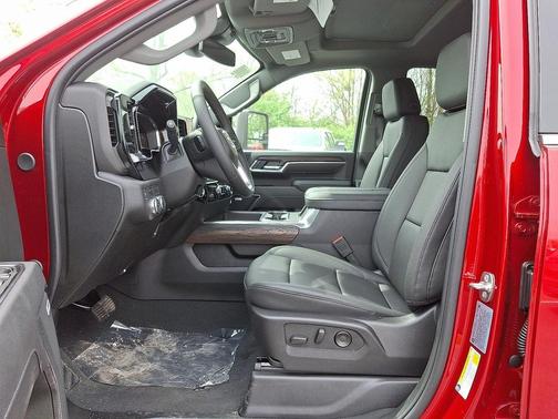 2025 GMC Sierra 2500 SLT