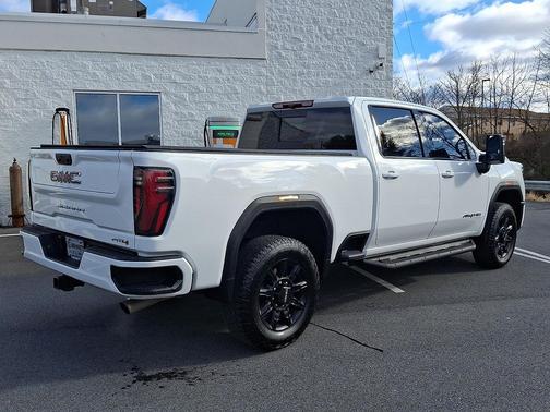 2025 GMC Sierra 2500 AT4