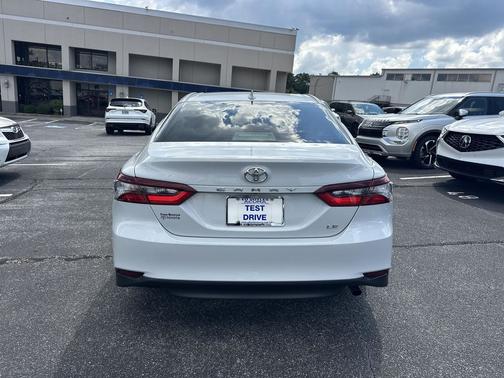 Ice Cap 2024 Toyota Camry LE
