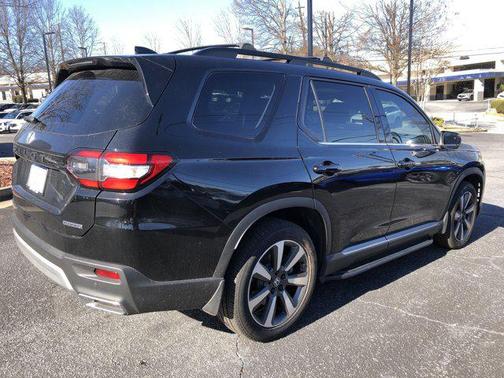 2025 Honda Pilot Touring 8-Passenger