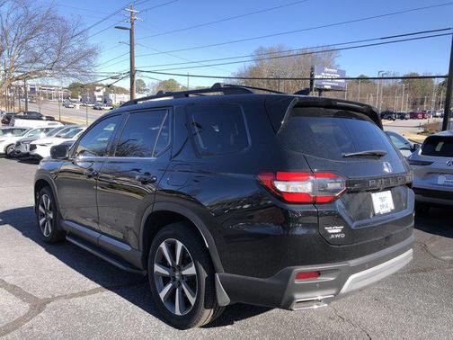 2025 Honda Pilot Touring 8-Passenger